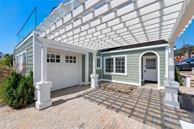 156 Pearl Street, Laguna Beach, CA 92651