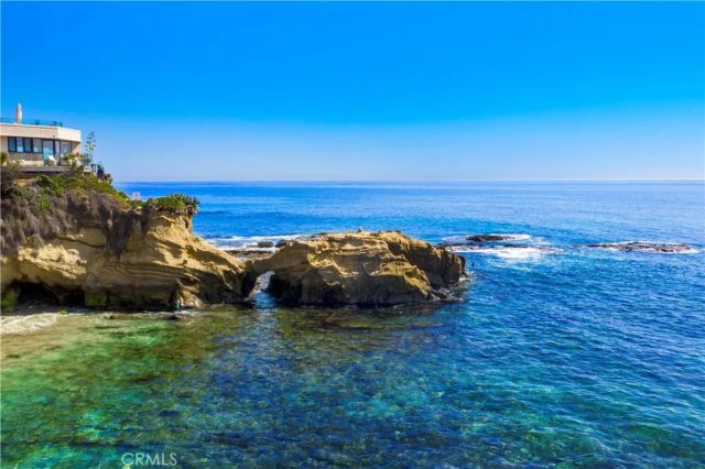 156 Pearl Street, Laguna Beach, CA 92651