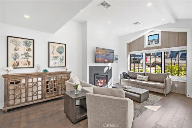 156 Pearl Street, Laguna Beach, CA 92651