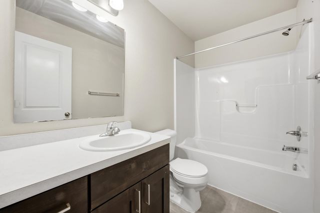 4134 14th Avenue S, Moorhead, MN 56560