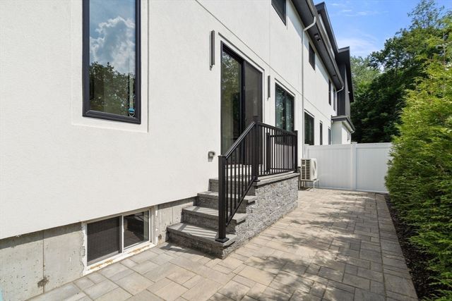 1242-1244 Beacon St 1242, Newton, MA 02468