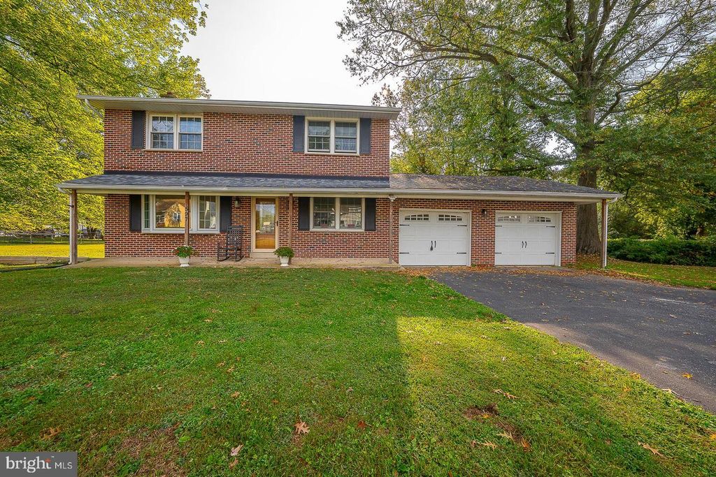 597 MEETINGHOUSE RD, Upper Chichester, PA 19061