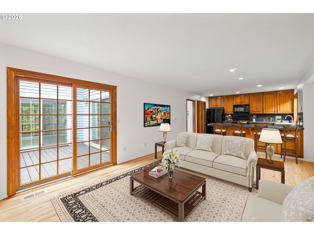 464 LIVINGOOD Ln, Lake Oswego, OR 97034