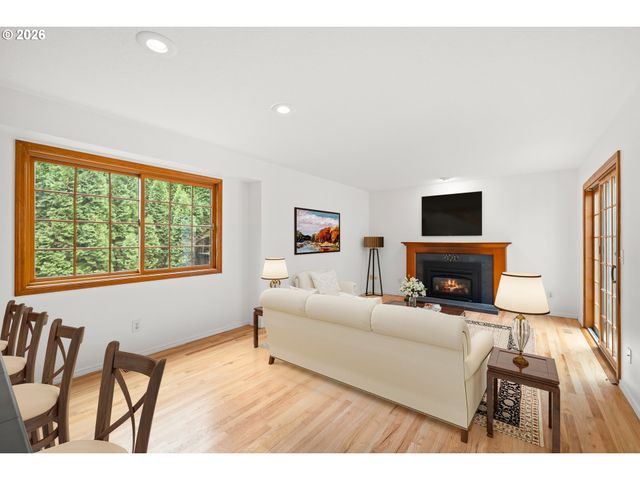 464 LIVINGOOD Ln, Lake Oswego, OR 97034