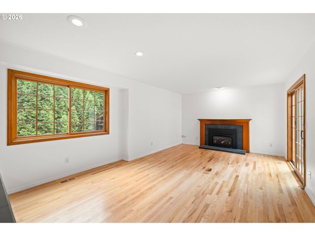 464 LIVINGOOD Ln, Lake Oswego, OR 97034