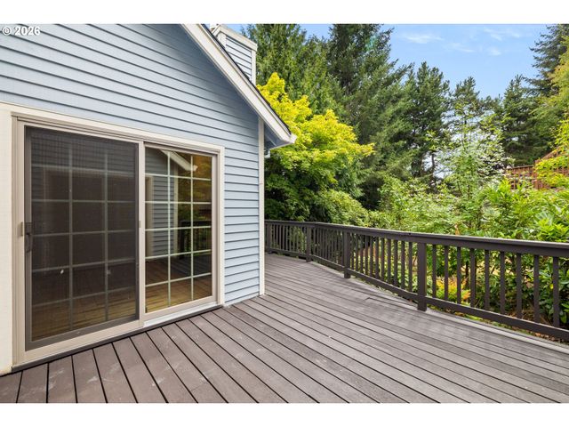 464 LIVINGOOD Ln, Lake Oswego, OR 97034