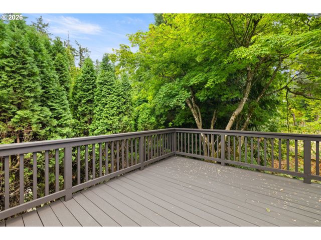 464 LIVINGOOD Ln, Lake Oswego, OR 97034
