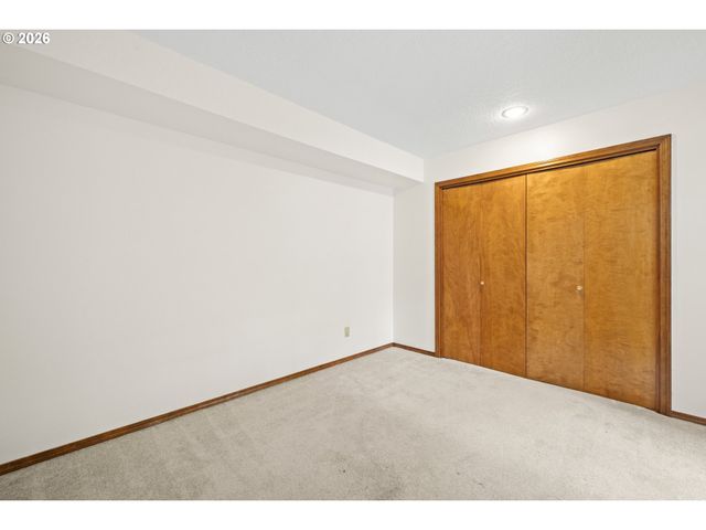 464 LIVINGOOD Ln, Lake Oswego, OR 97034