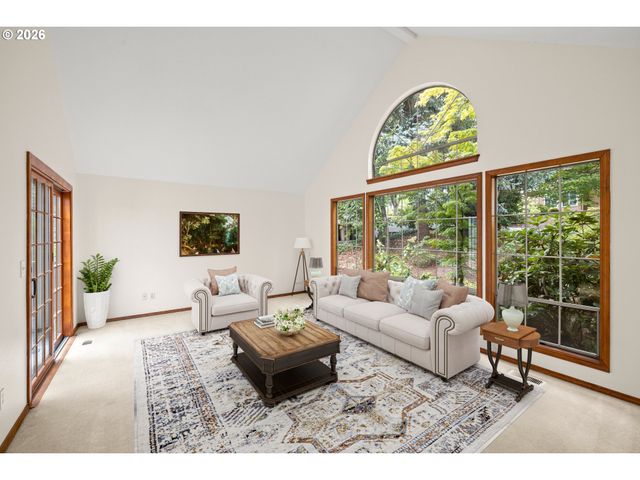 464 LIVINGOOD Ln, Lake Oswego, OR 97034