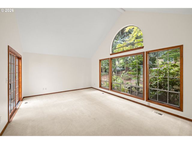 464 LIVINGOOD Ln, Lake Oswego, OR 97034
