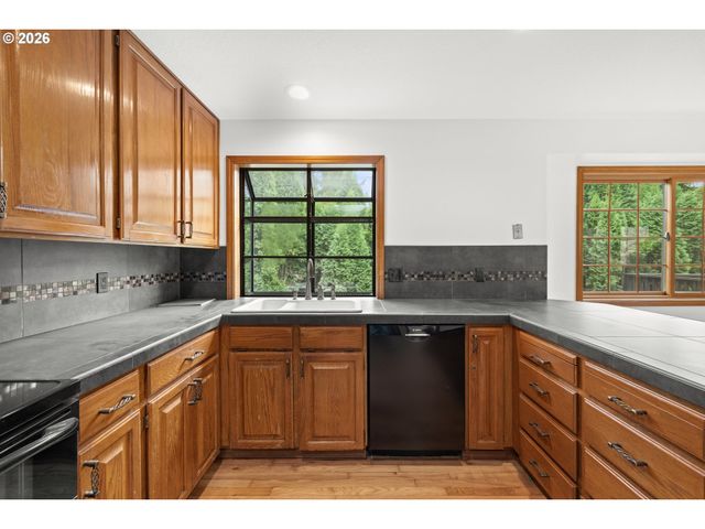 464 LIVINGOOD Ln, Lake Oswego, OR 97034