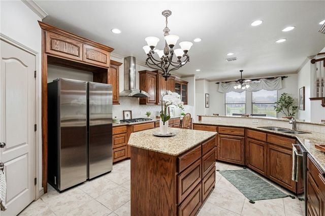 46 E Bar Le Doc Dr, Corpus Christi, TX 78414
