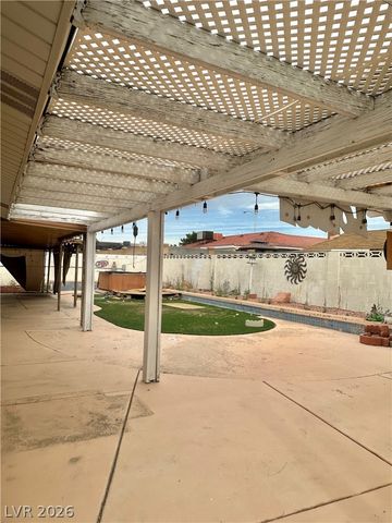 4060 East Harmon Avenue, Las Vegas, NV 89121