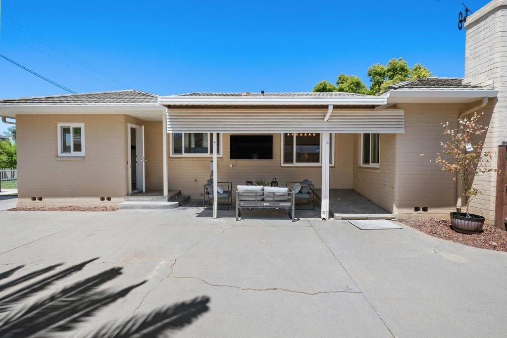Image 33 of property listing at 729 S Pleasant Avenue, Lodi, CA 95240