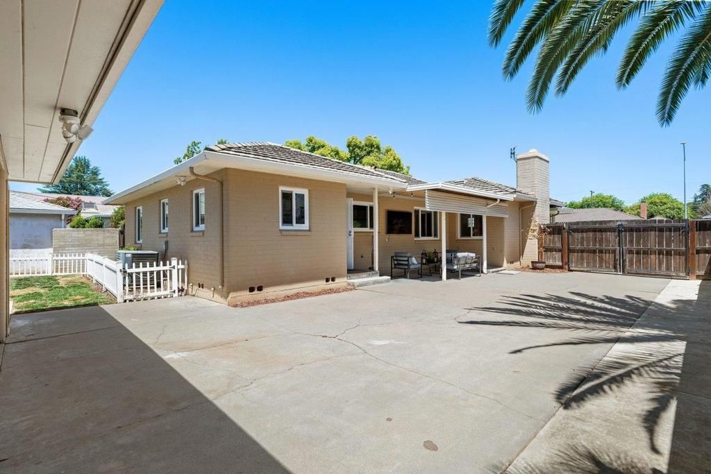 Image 35 of property listing at 729 S Pleasant Avenue, Lodi, CA 95240