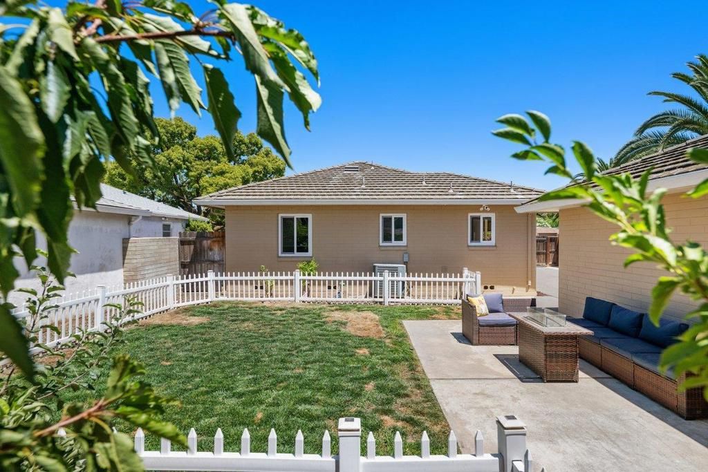 Image 36 of property listing at 729 S Pleasant Avenue, Lodi, CA 95240