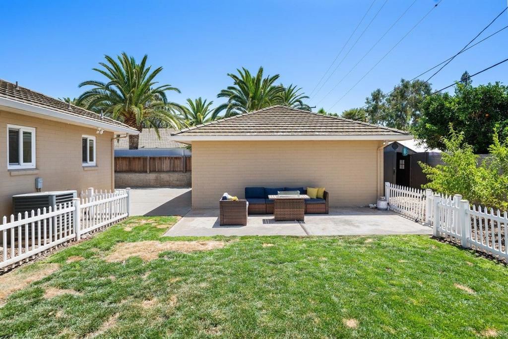 Image 37 of property listing at 729 S Pleasant Avenue, Lodi, CA 95240