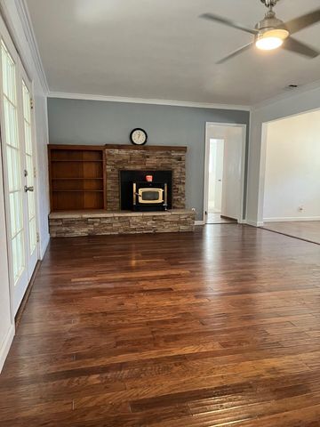 2528 S Watson Street, Visalia, CA 93277