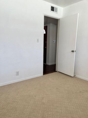 2528 S Watson Street, Visalia, CA 93277