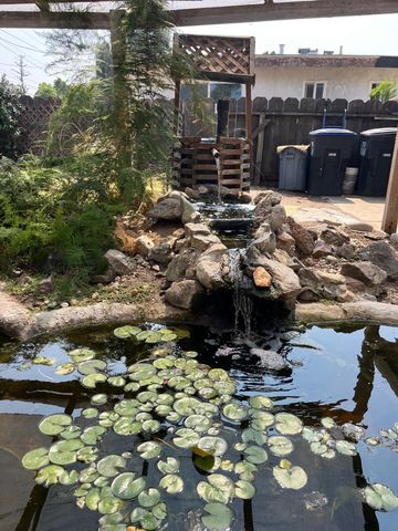 2528 S Watson Street, Visalia, CA 93277