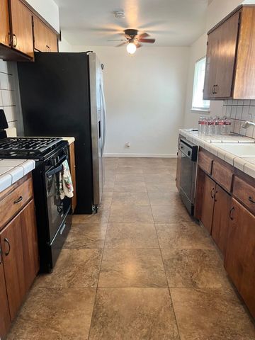 2528 S Watson Street, Visalia, CA 93277