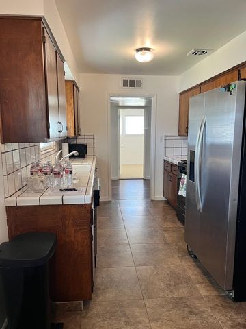 2528 S Watson Street, Visalia, CA 93277