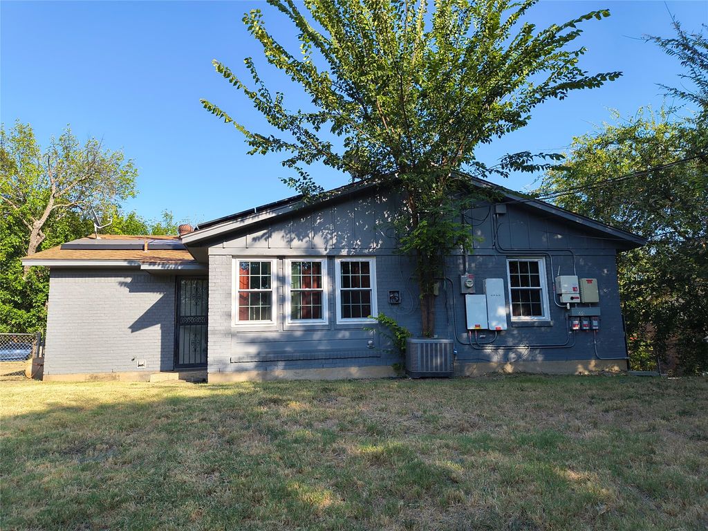 6303 Basswood Drive, Fort Worth, TX 76135 — photo 3