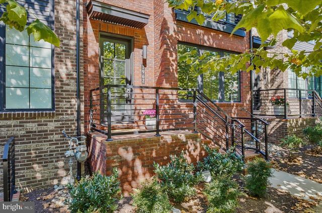 1962 ROLAND CLARKE PL, Reston, VA 20191