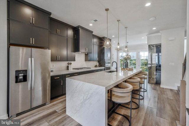 1962 ROLAND CLARKE PL, Reston, VA 20191