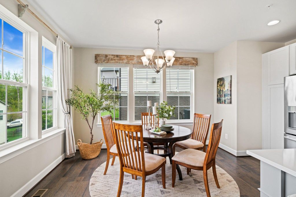 Image 11 of property listing at 9920 ARAPAHOE RD, New Market, MD 21774