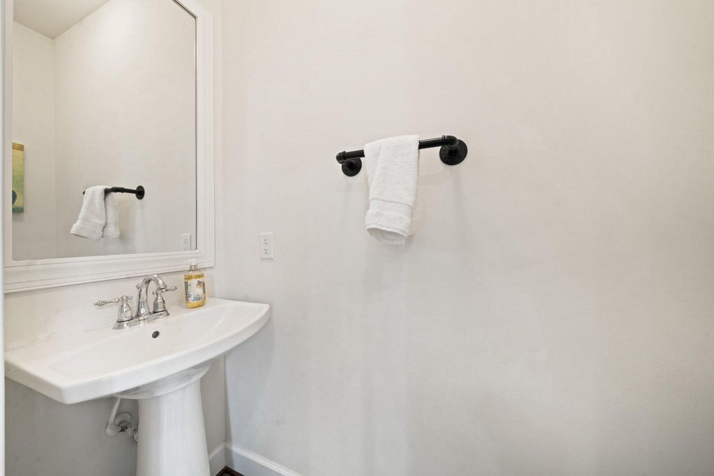 Image 15 of property listing at 9920 ARAPAHOE RD, New Market, MD 21774