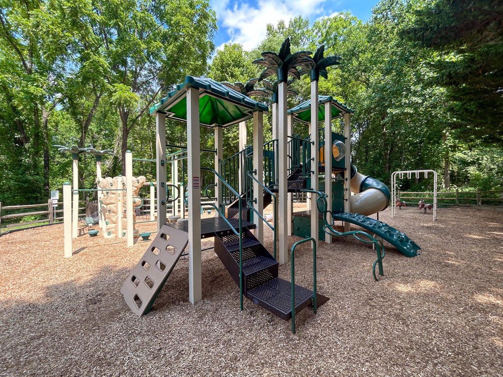 Image 64 of property listing at 9920 ARAPAHOE RD, New Market, MD 21774