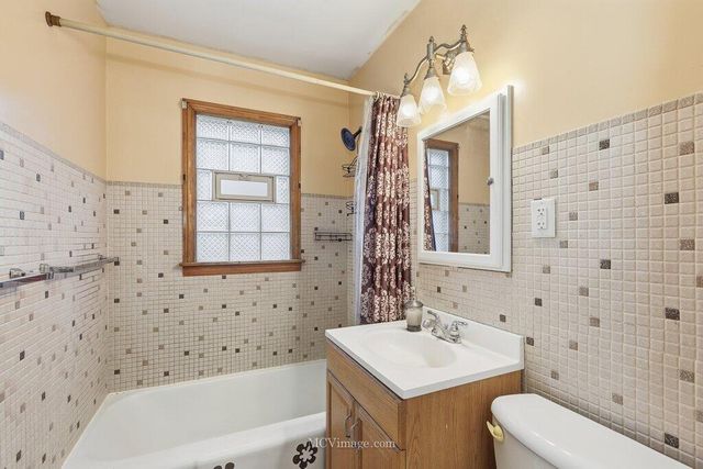 2717 Birch Avenue, Whiting, IN 46394