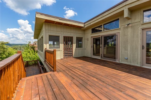 11375 High Sky Inn Road, Hindsville, AR 72738