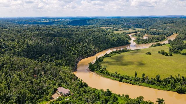 11375 High Sky Inn Road, Hindsville, AR 72738