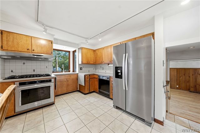 21 Lynn Lea Street, Amherst, NY 14221