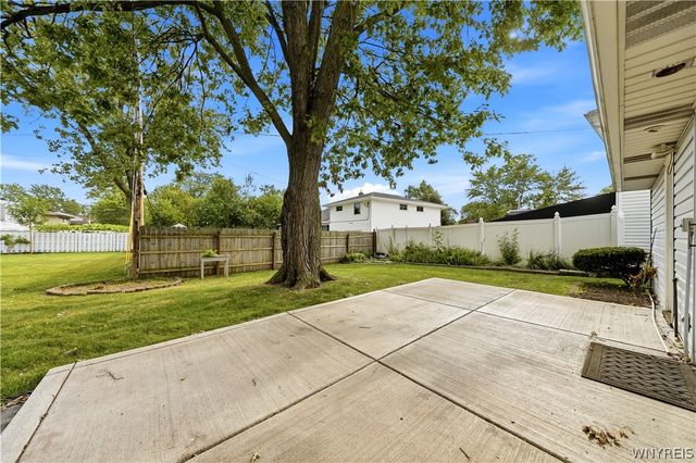 21 Lynn Lea Street, Amherst, NY 14221