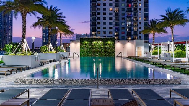 650 NE 2nd Avenue 4012, Miami, FL 33132