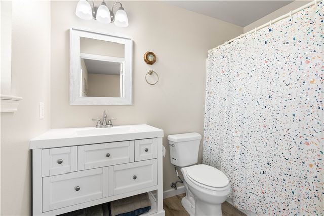 274 Post Oak Ln, Rockport, TX 78382