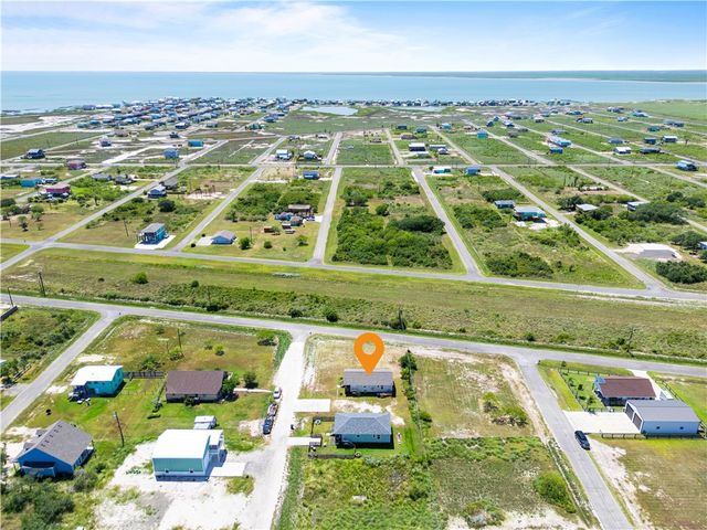 274 Post Oak Ln, Rockport, TX 78382