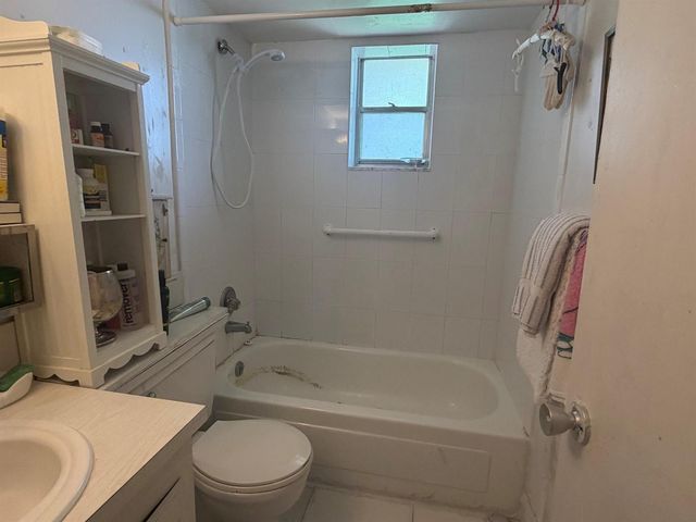 2687 N Garden Dr Drive N 103, Lake Worth, FL 33461