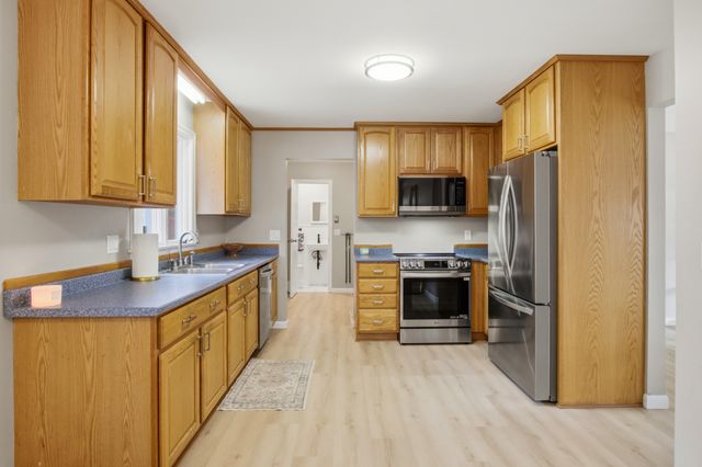 35 Basket Shop Road, Hebron, CT 06248