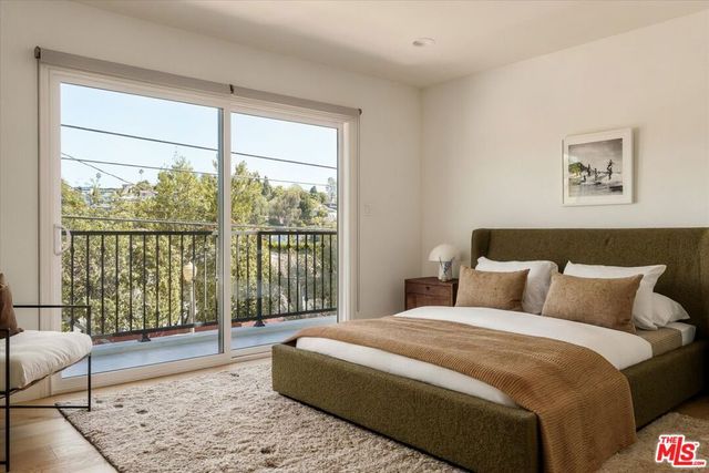 2441 Claremont Avenue, Los Angeles, CA 90027