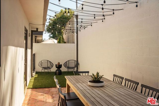 2441 Claremont Avenue, Los Angeles, CA 90027