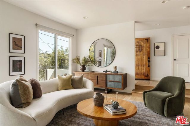 2441 Claremont Avenue, Los Angeles, CA 90027
