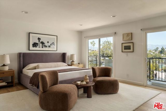 2441 Claremont Avenue, Los Angeles, CA 90027