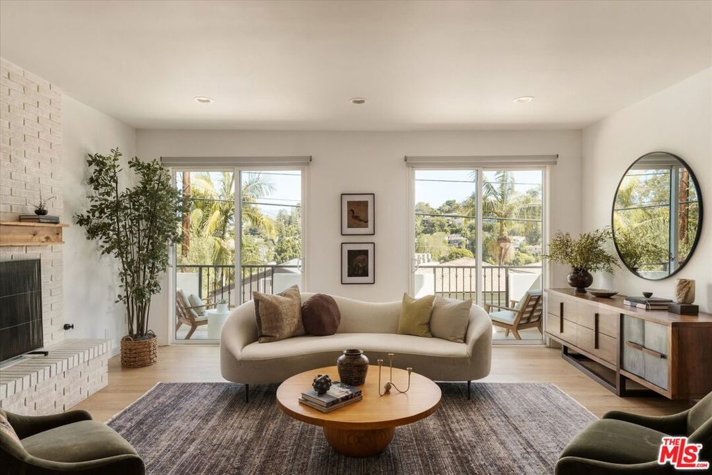 2441 Claremont Avenue, Los Angeles, CA 90027