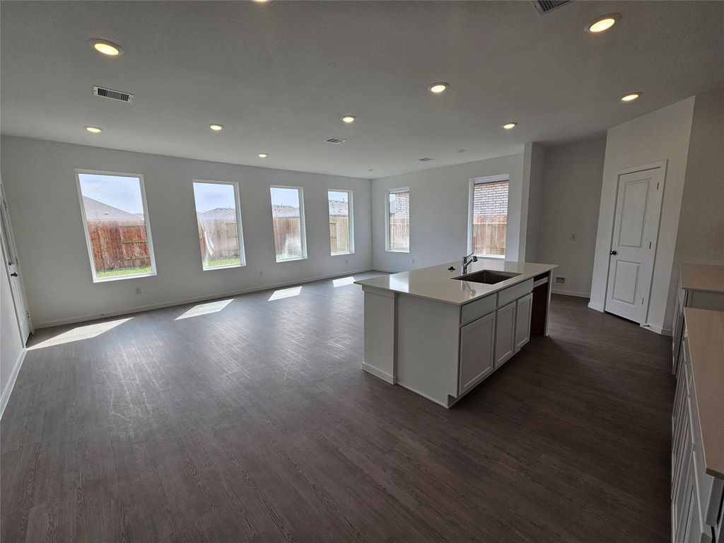 5427 Peacock Bass Drive, Baytown, TX 77521