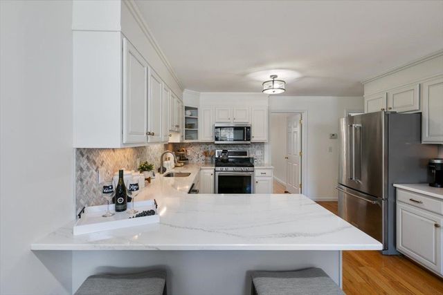 64 Brookview Road, Windham, NH 03087