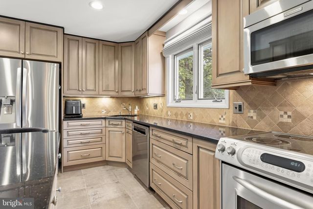 1 WHISPERWOOD CT, Baltimore, MD 21208